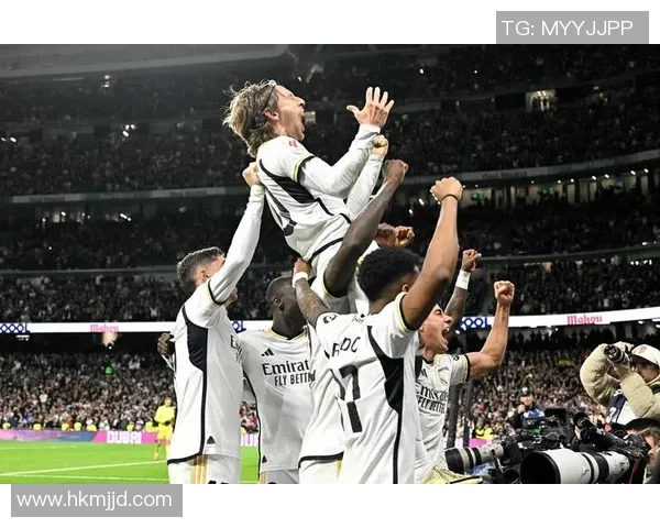 拜仁慕尼黑惨遭皇家马德里零四大败赛后分析与反思